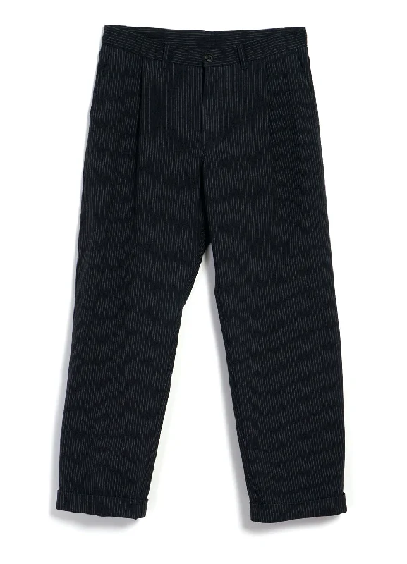 SUNE 28-32-2 | Pleated Wide Cut Trousers | Black Pin Trousers Running Lightweight