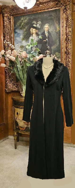 BLACK LIGHTWEIGHT DUSTER COAT FOR IN BETWEEN SEASONS WITH A FAUX FUR COLLAR Stole Shawl Scarf BLACK LIGHTWEIGHT DUSTER COAT FOR IN BETWEEN SEASONS WITH A FAUX FUR COLLAR Stole Shawl Scarf