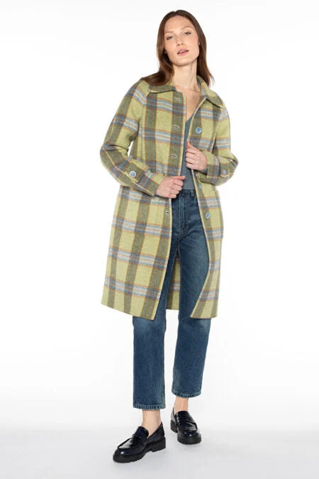 Kinross Cashmere Plaid Coat Hook-and-Loop Buckled Tied