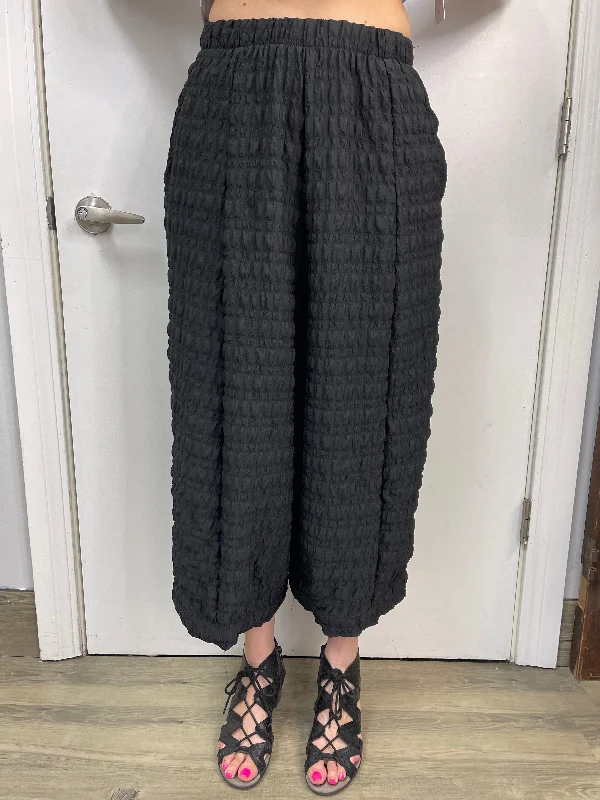 Black Wide Leg Square Puckered Pant