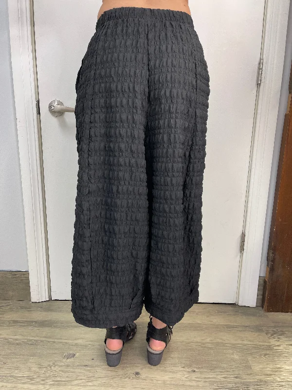 Black Wide Leg Square Puckered Pant