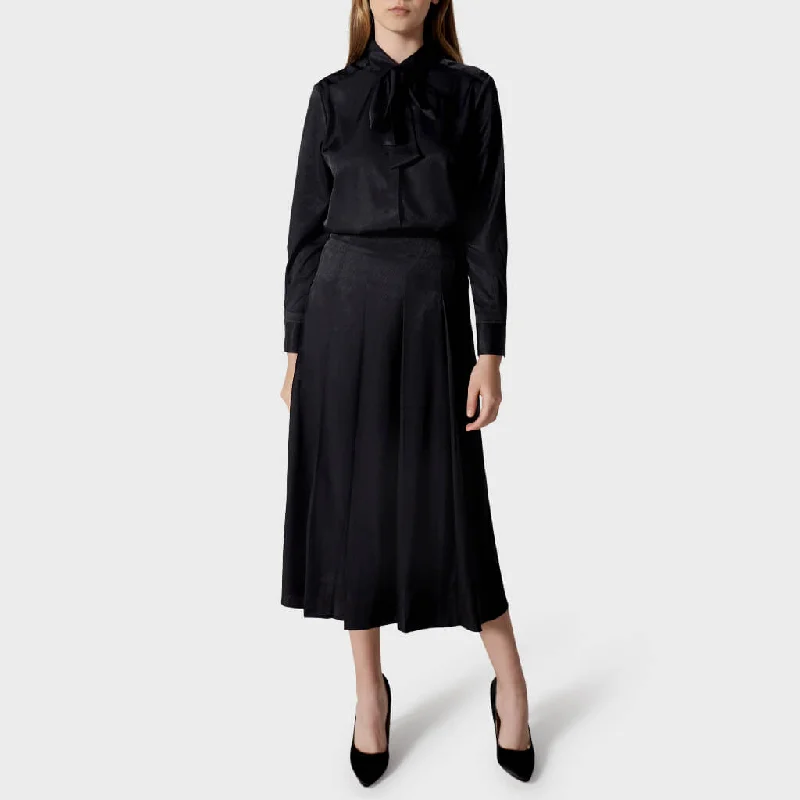 Pleated Midi Skirt in Midnight Black