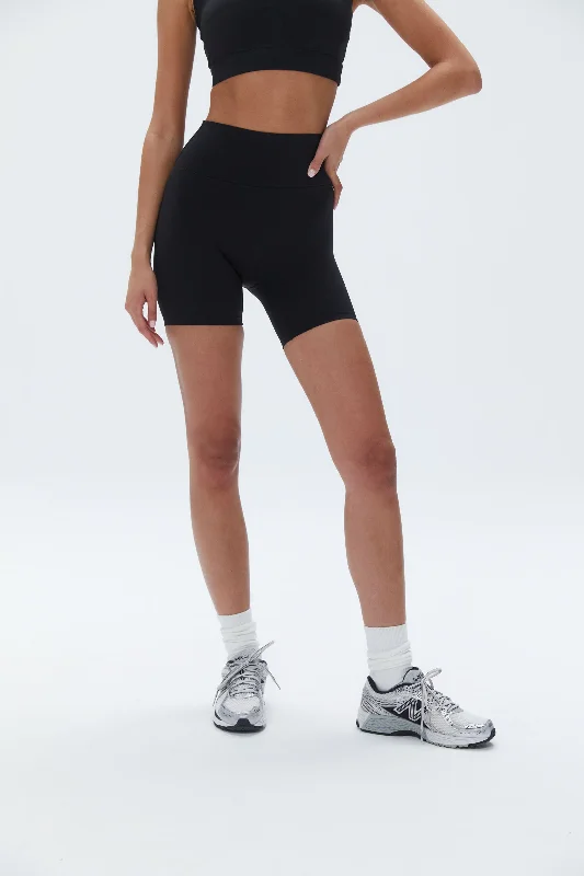 Ultimate Ultra Crop Pocket Short - Black